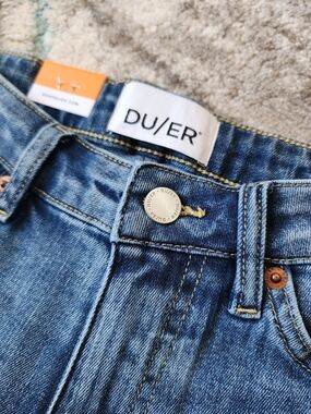 DUER High Rise Kick Flare Jeans – Bleach Blue – NWT – Size 25/26